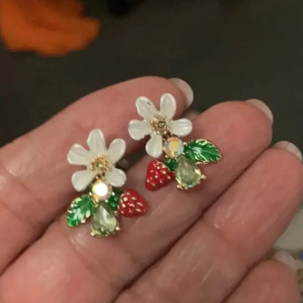 🍓Unique Floral Fruity Cluster Crystal Statement Earrings
